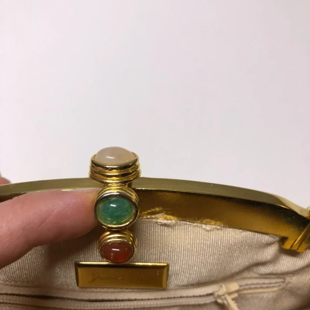 Judith Leiber measurements can